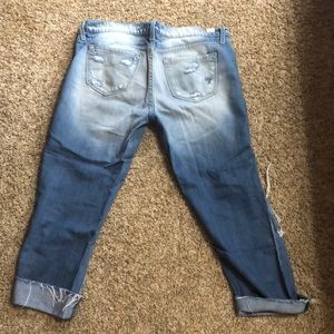 KanCan distresses Capri